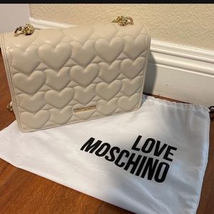 Love Moschino